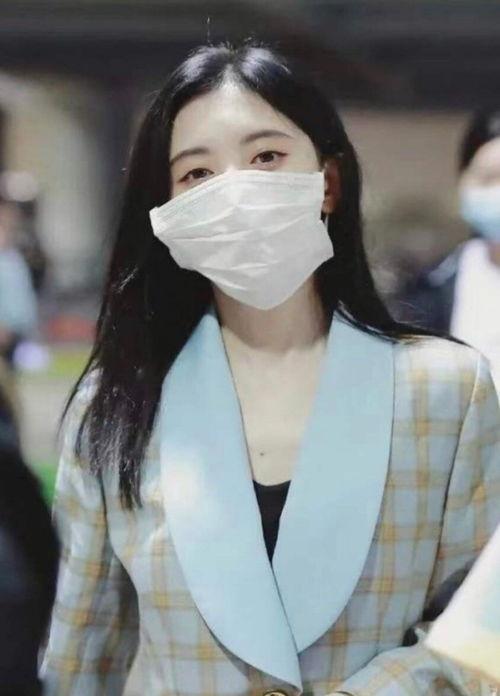 国产小娘子戴口罩视频,展现青春风采的瞬间