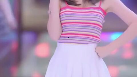 国产高颜值街拍合集视频,国产高颜值街拍合集惊艳亮相