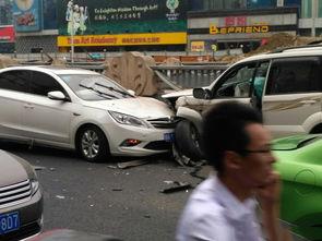 霸道和国产车撞车视频大全,惊心动魄的撞车视频大盘点